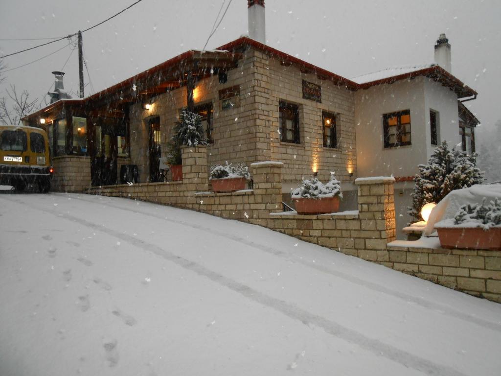 Oihalia Guesthouse Fidhakia Ngoại thất bức ảnh