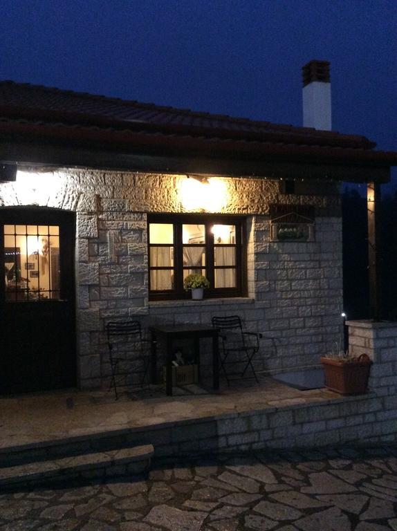 Oihalia Guesthouse Fidhakia Ngoại thất bức ảnh