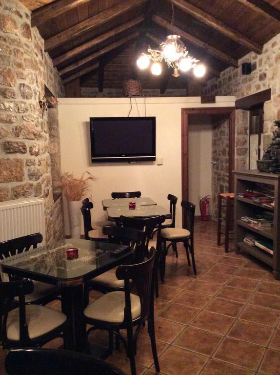 Oihalia Guesthouse Fidhakia Ngoại thất bức ảnh