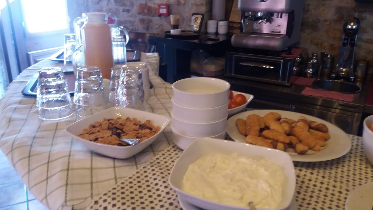 Oihalia Guesthouse Fidhakia Ngoại thất bức ảnh